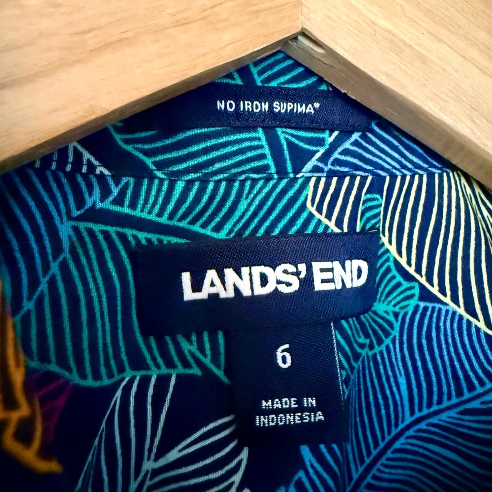 Lands' End Sleeveless Button-Down Top Tropical Vacation Summer - Picture 2 of 8